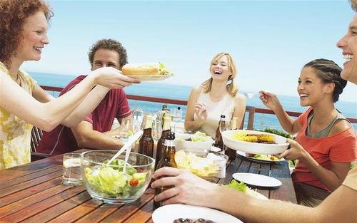 娱乐吃瓜菌中式教育,吃瓜菌视角下的甜蜜苦涩