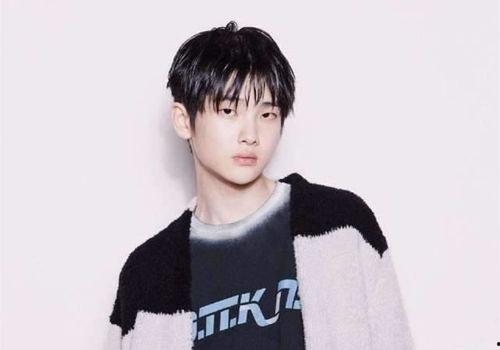 黄明昊娱乐圈吃瓜视频大全